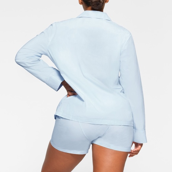 SKIMS GLACIER LIGHT BLUE COTTON POPLIN BUTTON UP LONG SLEEVE SLEEP TOP - Picture 2 of 9